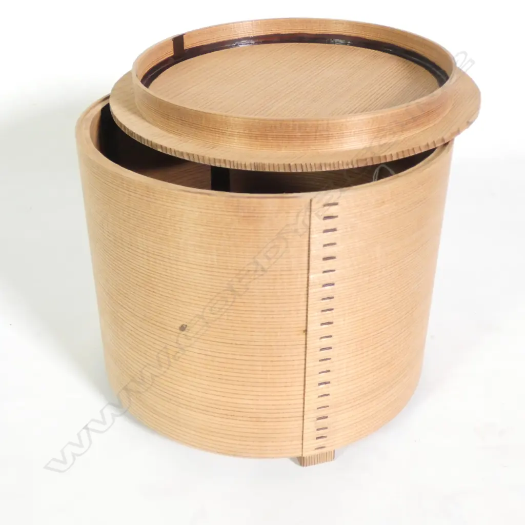 JAPANESE CYPRESS WOOD ROUND LIDDED BOX Image 1++