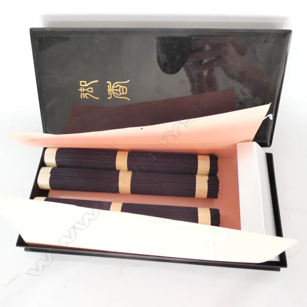 BOX OF JAPANESE INCENSE Image 1++