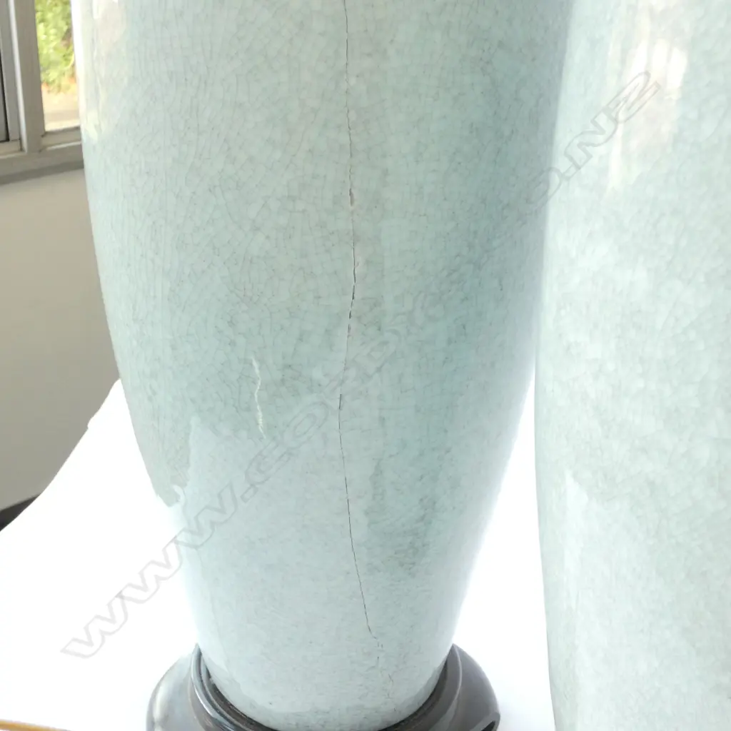 NEAR PR CRACKLE GLAZE LAMPS H. 670MM AF Image 1++