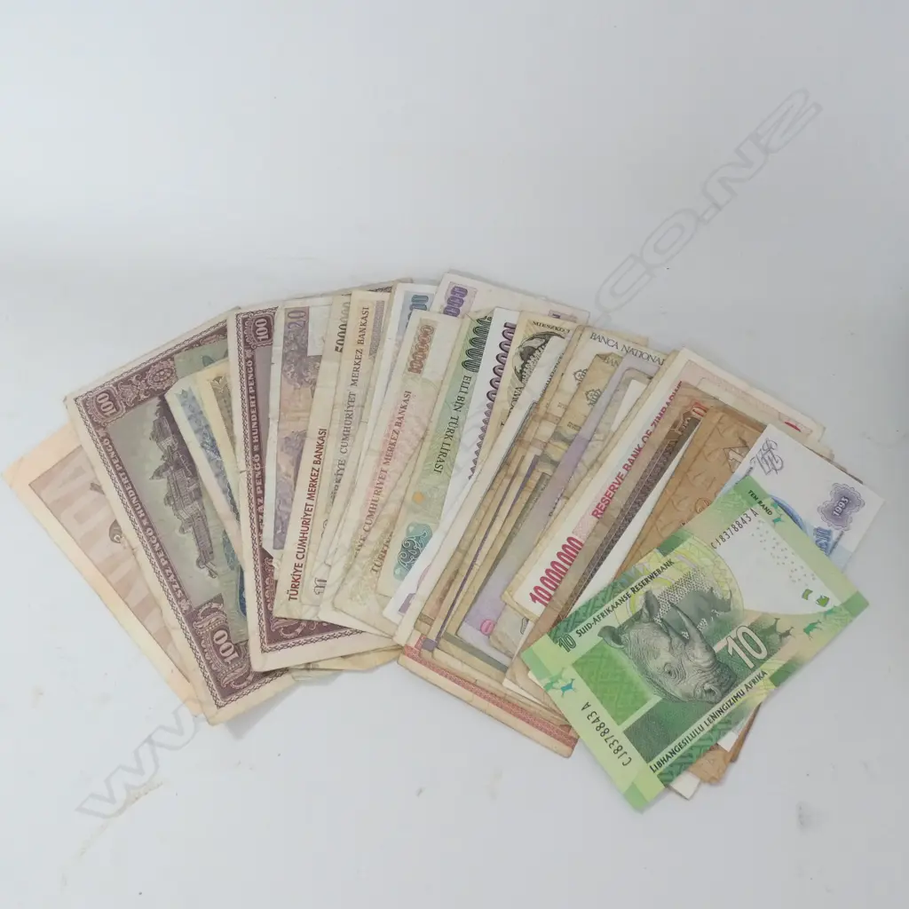 BAG MIXED CURRENCY, MIXED NATIONALITY NOTES  Image 1++