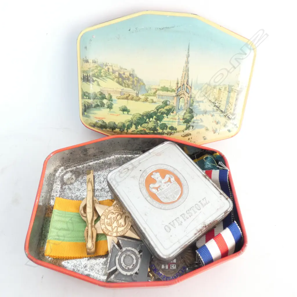 TIN ASSORTED BADGES & MEDALS ETC. Image 1++