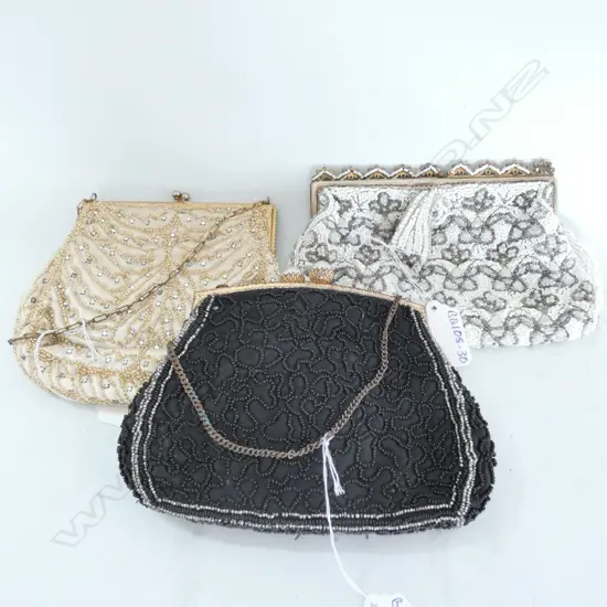 THREE VINTAGE BEADED PURSES