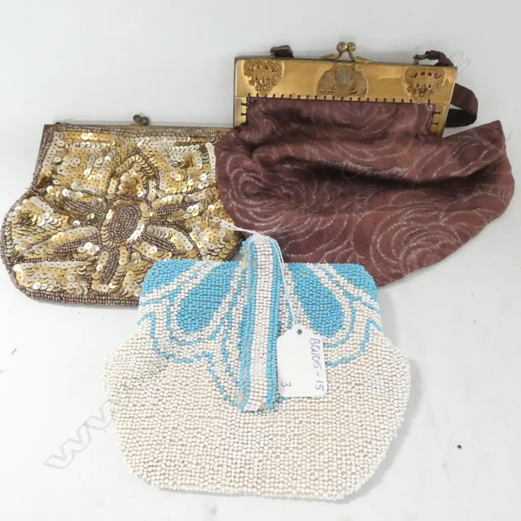 THREE VINTAGE PURSES Image 1++