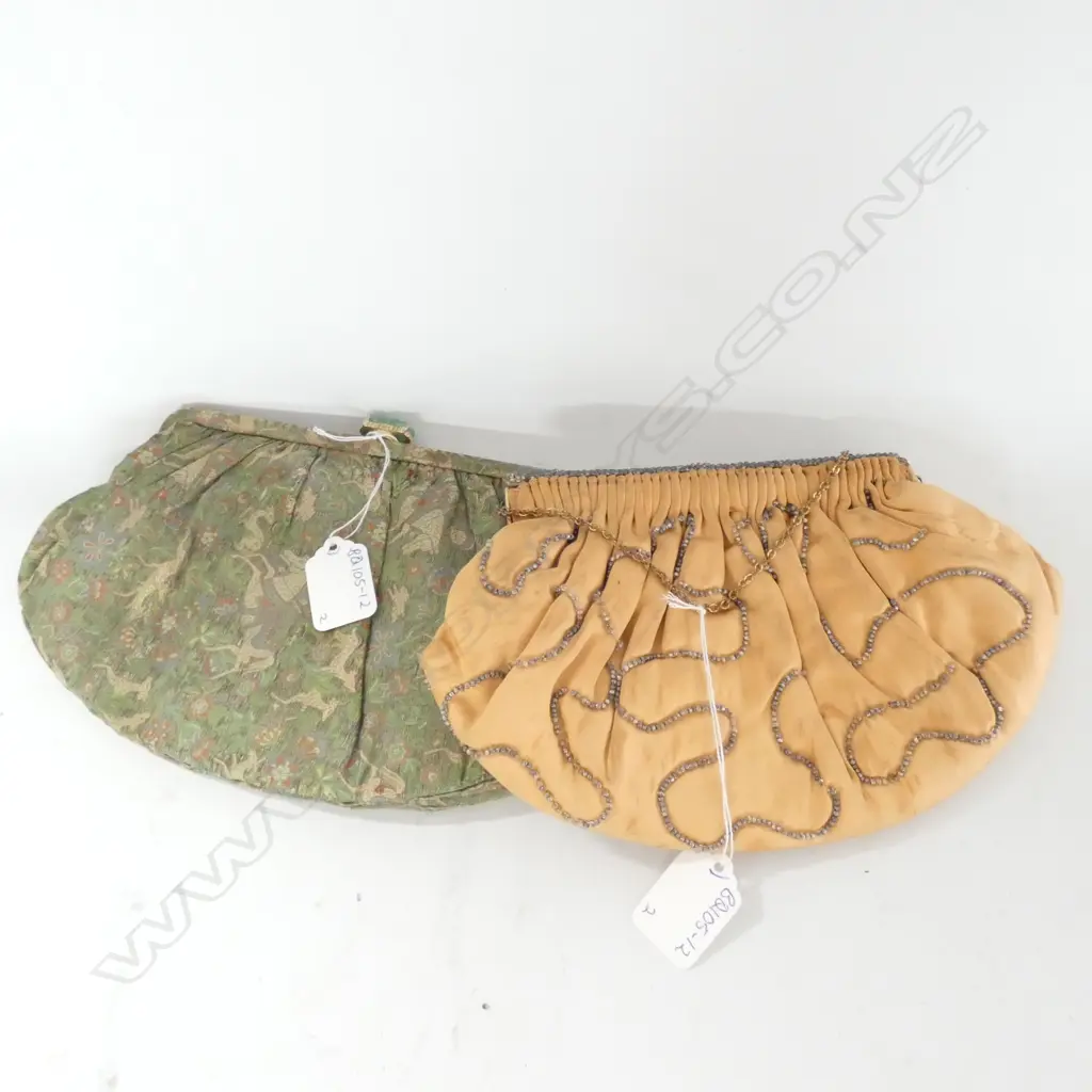 TWO VINTAGE CLUTCH PURSES Image 1++
