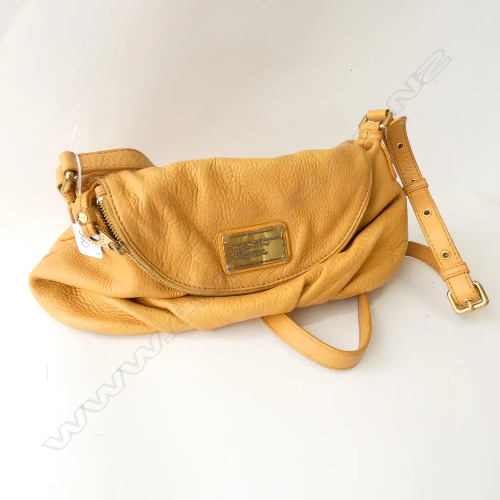 MARC JACOB TAN LEATHER BAG Image 1++