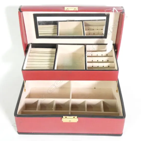 RED LEATHERETTE JEWELLERY BOX 