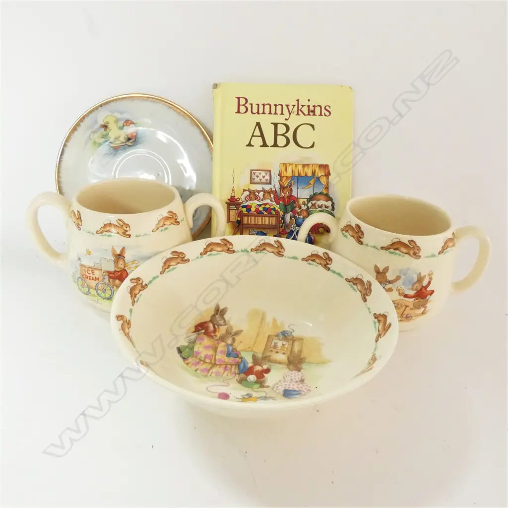 BUNNYKINS BOOK, BOWL, 2 CUPS & 1 NURSERY WARE PLATE Image 1++