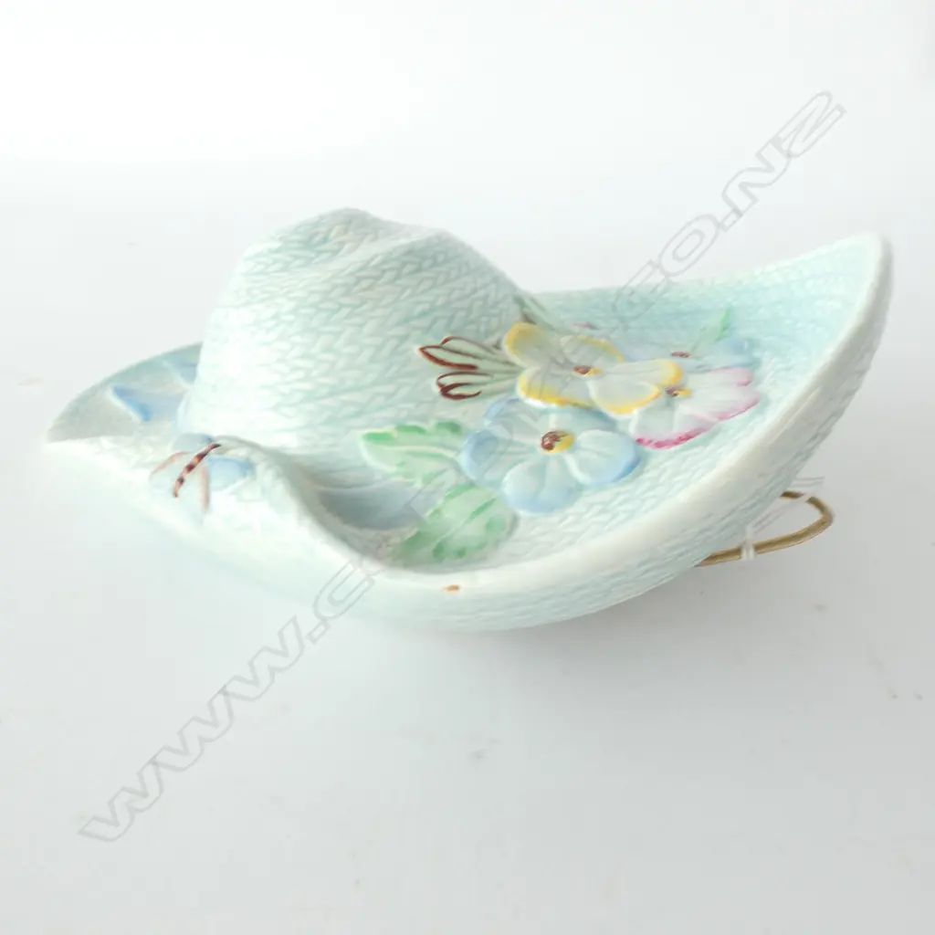 BESWICK WALL HAT W. 260 X 200MM Image 1++