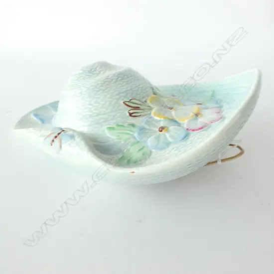 BESWICK WALL HAT W. 260 X 200MM