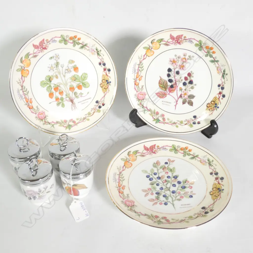 4 ROYAL WORCESTER EGG CODDLERS, 3 AYNSLEY COLLECTORS PLATES Image 1++