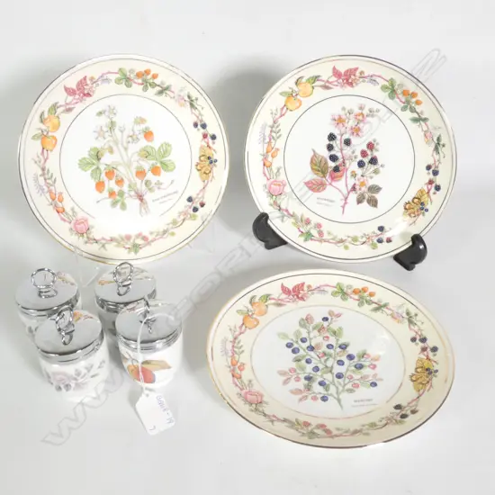 4 ROYAL WORCESTER EGG CODDLERS, 3 AYNSLEY COLLECTORS PLATES