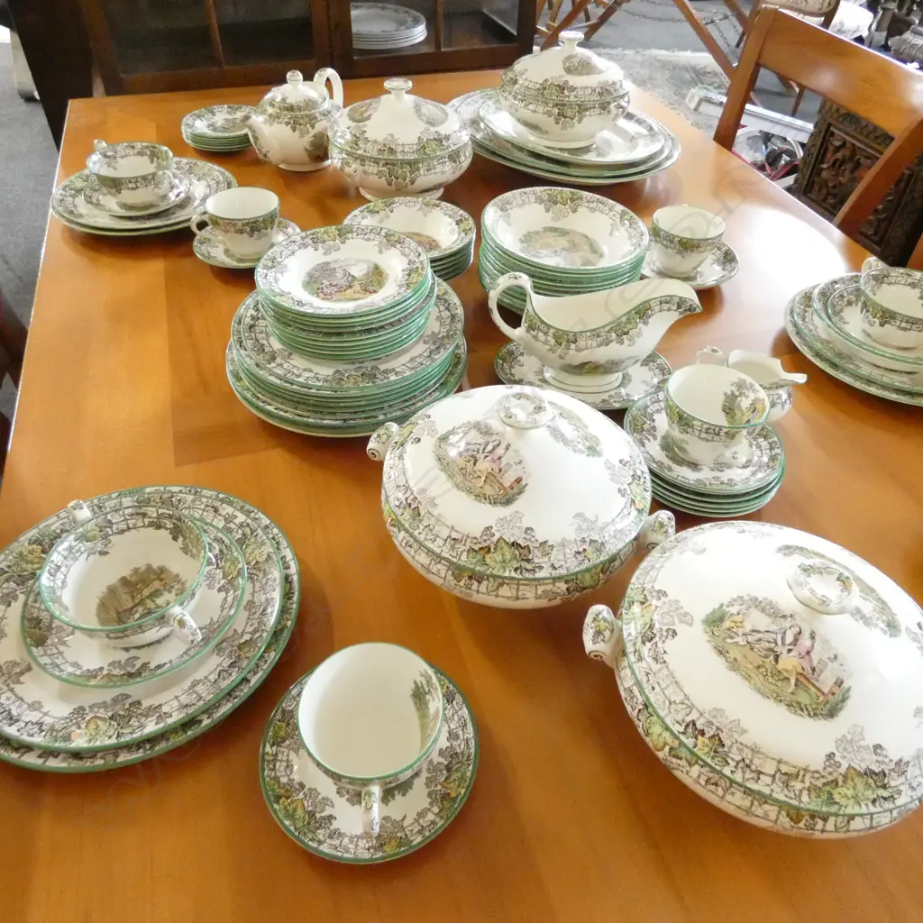 LARGE COPELAND SPODE BYRON DINNER SERVICE, SOME DAMAGED Image 1++