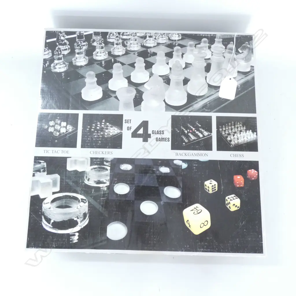 SET OF 4 GLASS GAMES, CHESS, BACKGAMMON ETC.. Image 1++