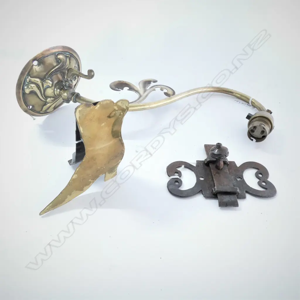 3 OLD METAL ITEMS, VESTA, WALL SCONCE, LOCK.... Image 1++