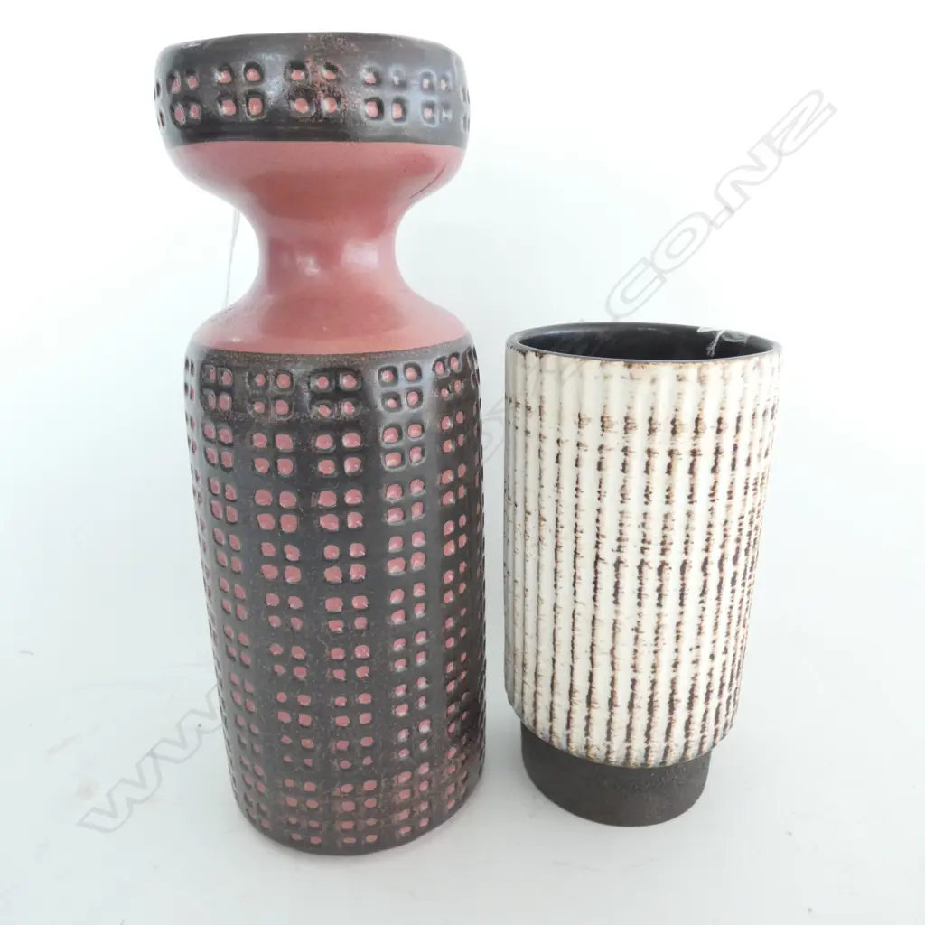 2 WEST GERMAN POTTERY VASES, H. 225MM Image 1++