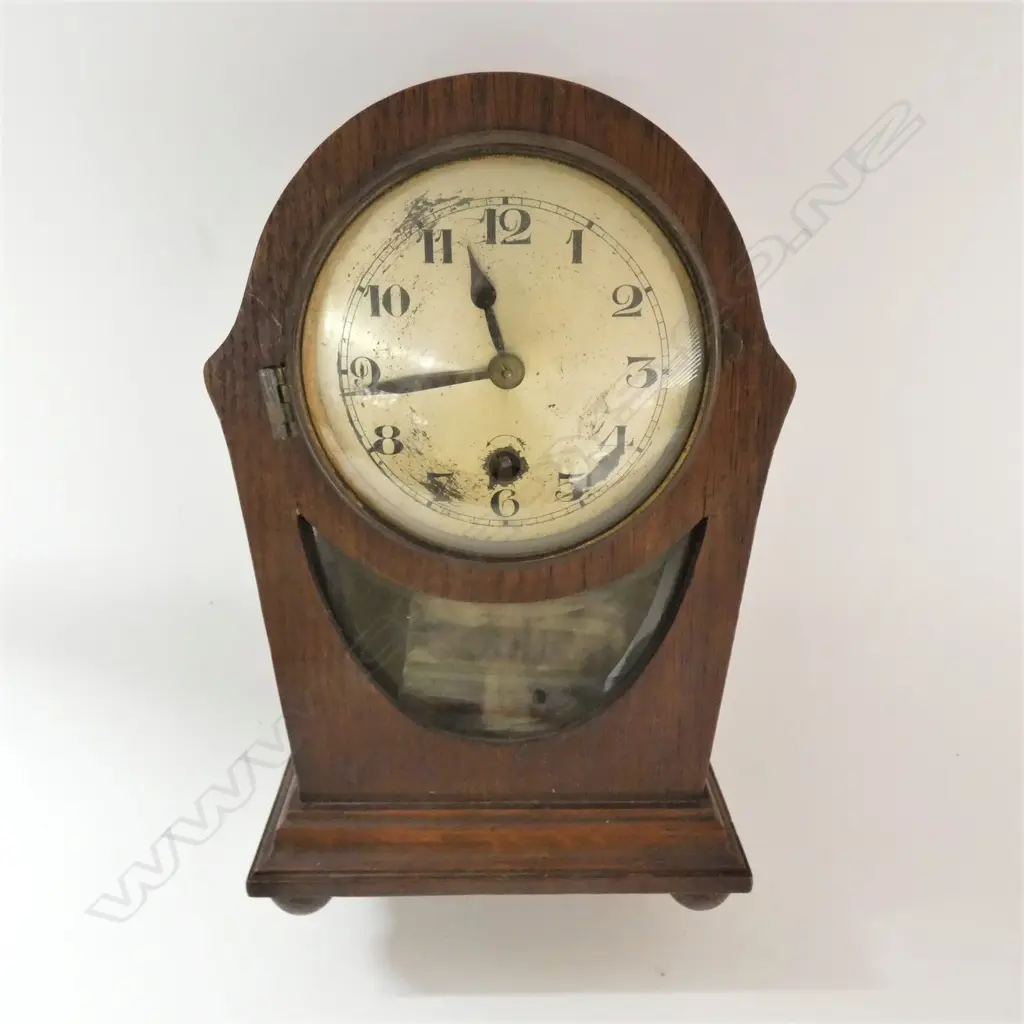 WOODEN MANTLE CLOCK, INCLUDING KEY H. 260MM Image 1++