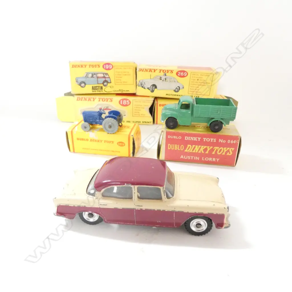 SEVEN DINKY DIE CAST CARS, 6 IN BOXES Image 1++