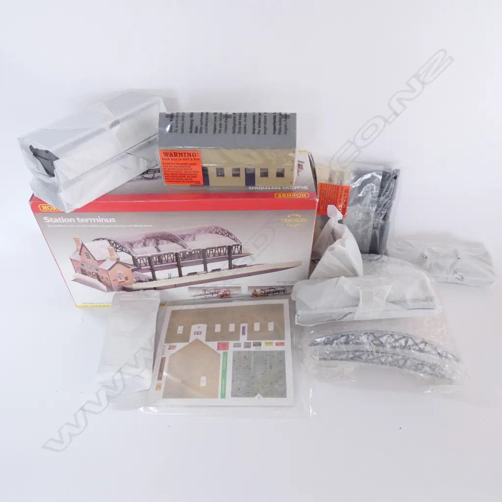 HORNBY STATION TERMINUS - BOXED Image 1++