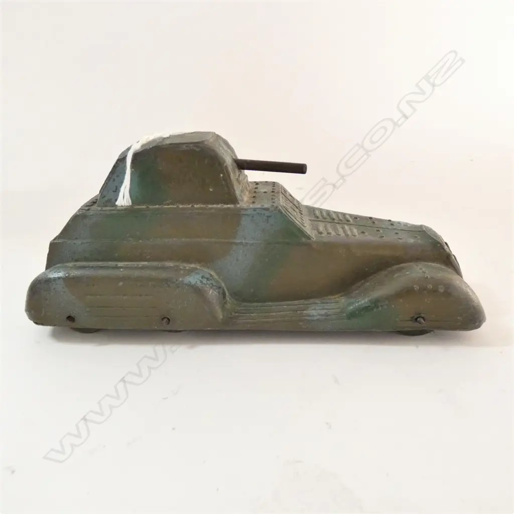 RARE NZ TINK-E TOYS CAST LEAD ARMOURED CAR WITH CAMO PAINT FINISH Image 1++