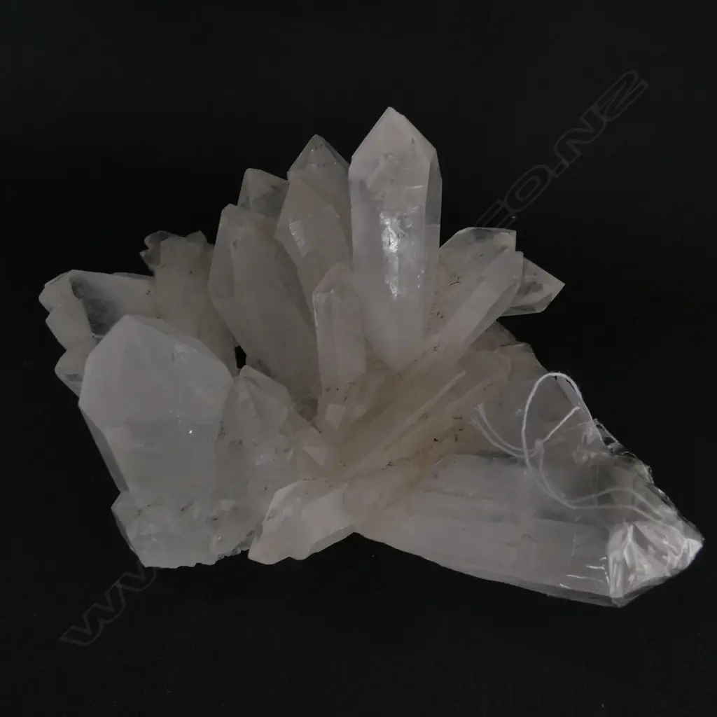 LARGE PIECE MILKY QUARTZ CRYSTAL W. 165MM Image 1++