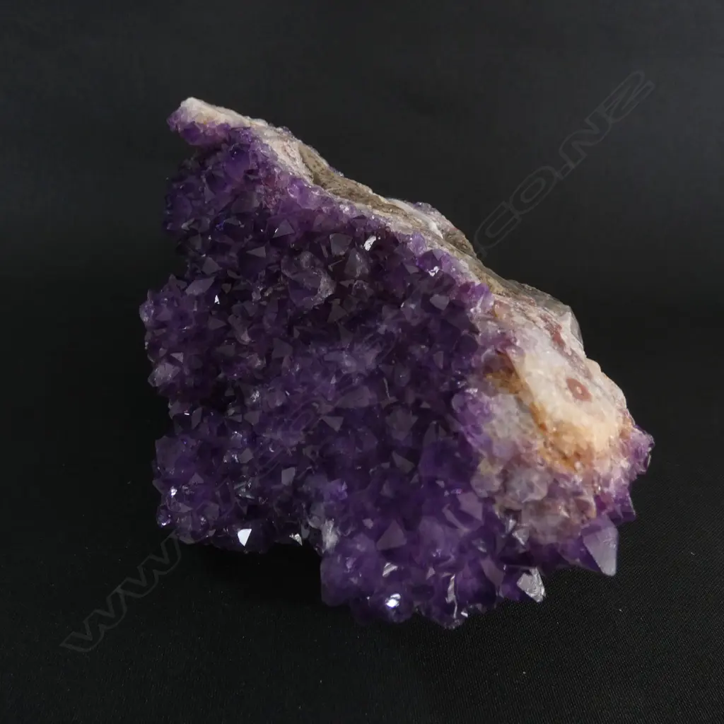 LARGE PIECE AMETHYST QUARTZ CRYSTAL W. 170MM Image 1++
