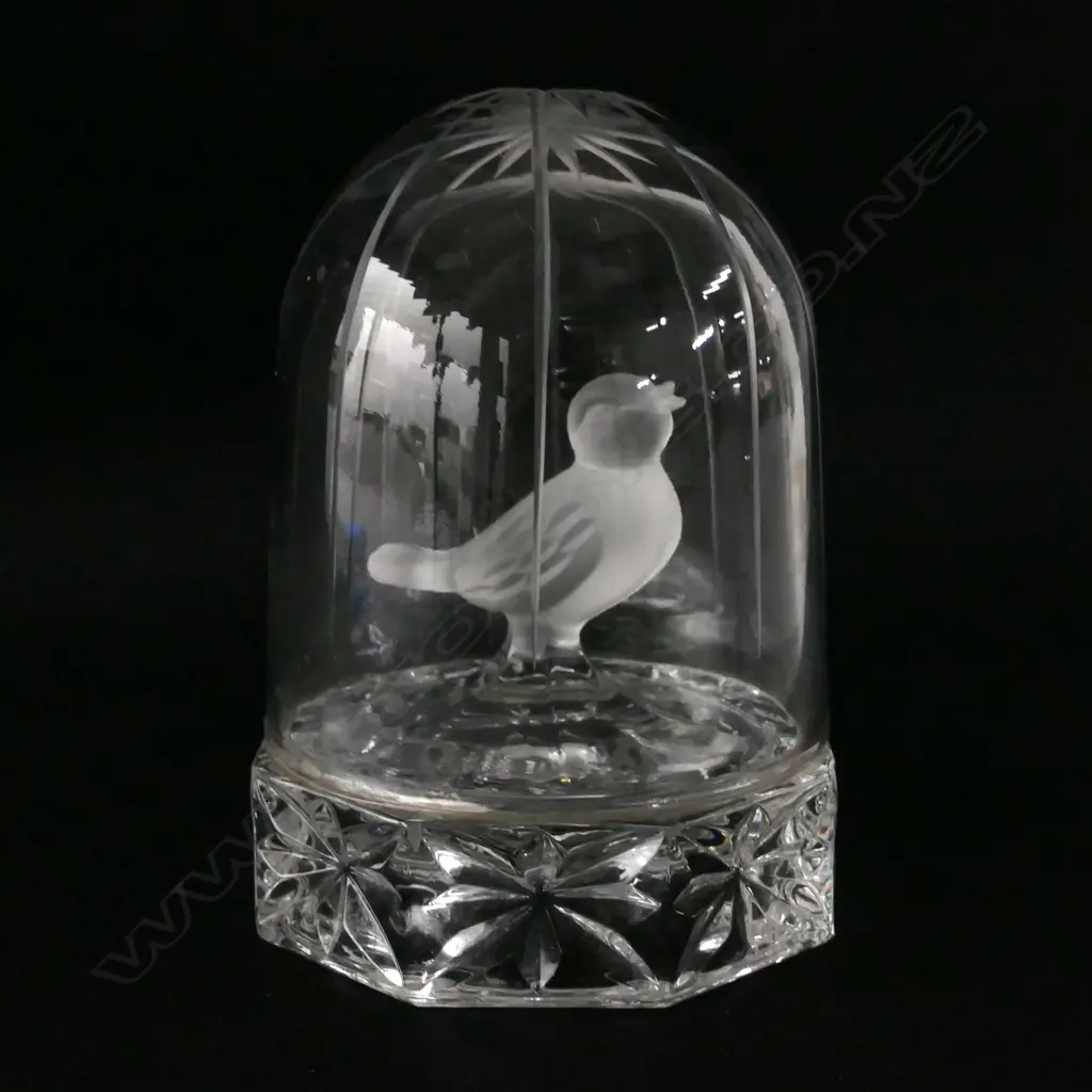 GLASS/CRYSTAL BIRD IN DOME CASE H.105mm Image 1++