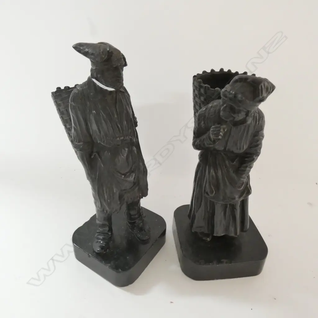 PAIR HEAVY CAST IRON FIGURES, OLD MAN & LADY H. 185MM Image 1++
