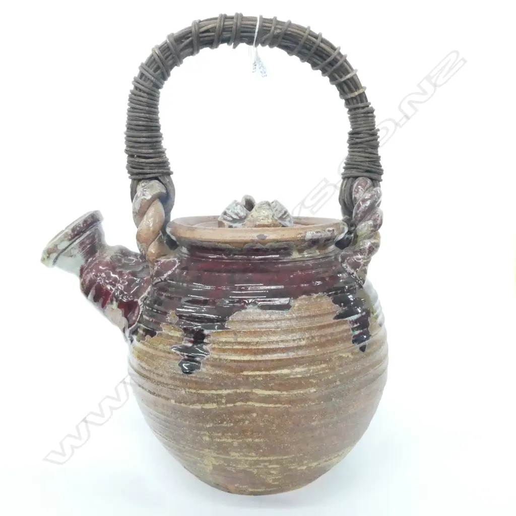 V.LGE POTTERY TEAPOT PART RED GLAZE Image 1++