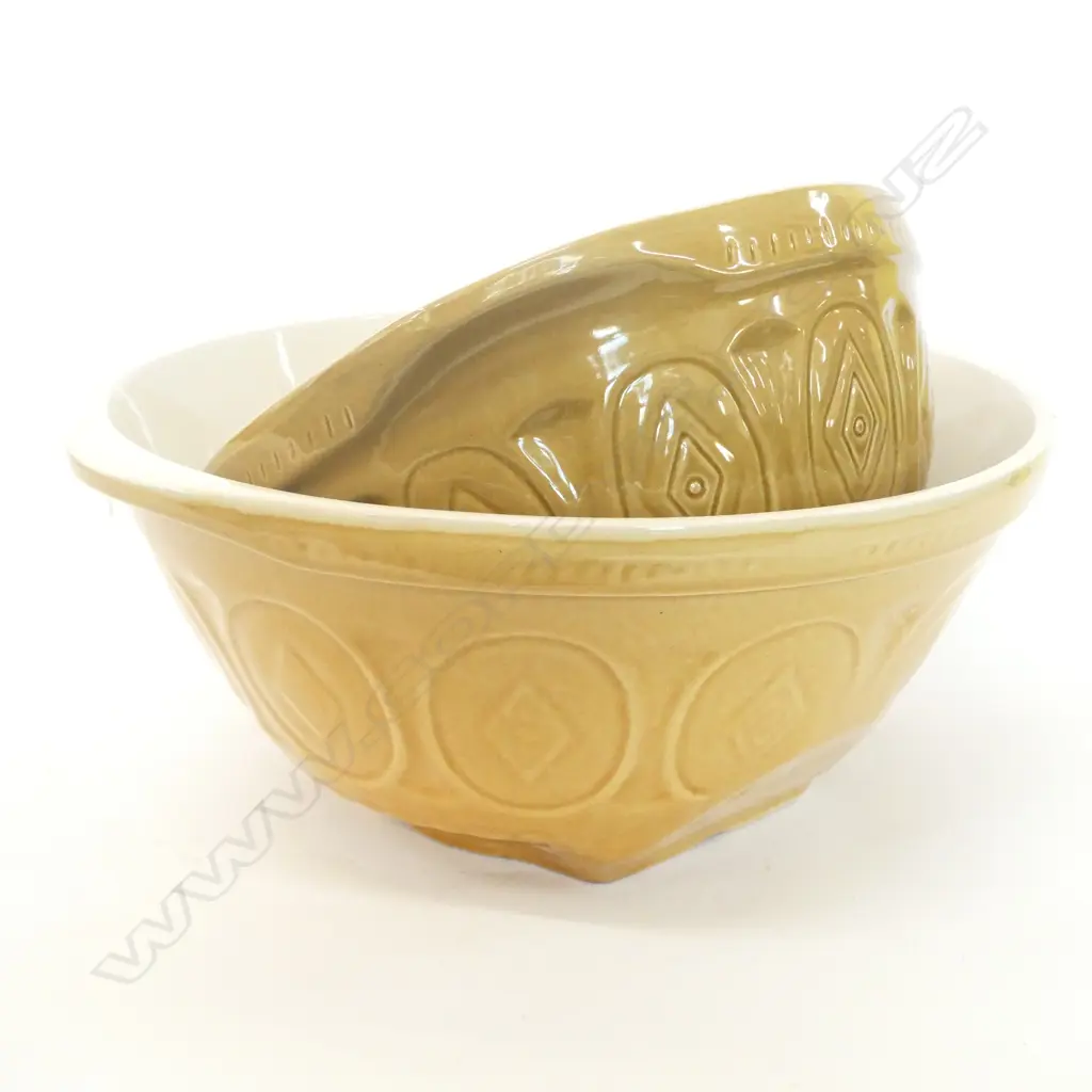 2 MASON CASH STYLE MIXING BOWLS 320MM DIA Image 1++