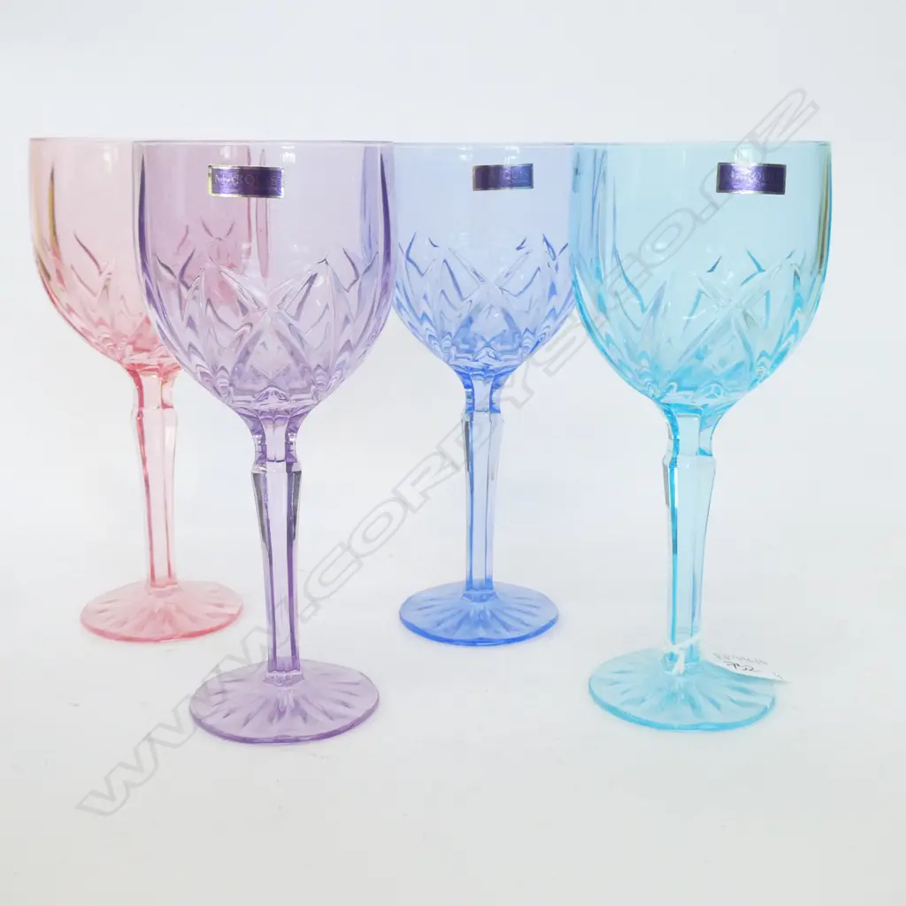 4 MARQUIS BY WATERFORD COLOURED WINE GLASSES H. 220MM Image 1++