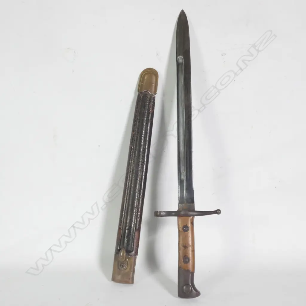 C. GUNTTI WWII BAYONET LEATHER SCABBARD (#32) Image 1++