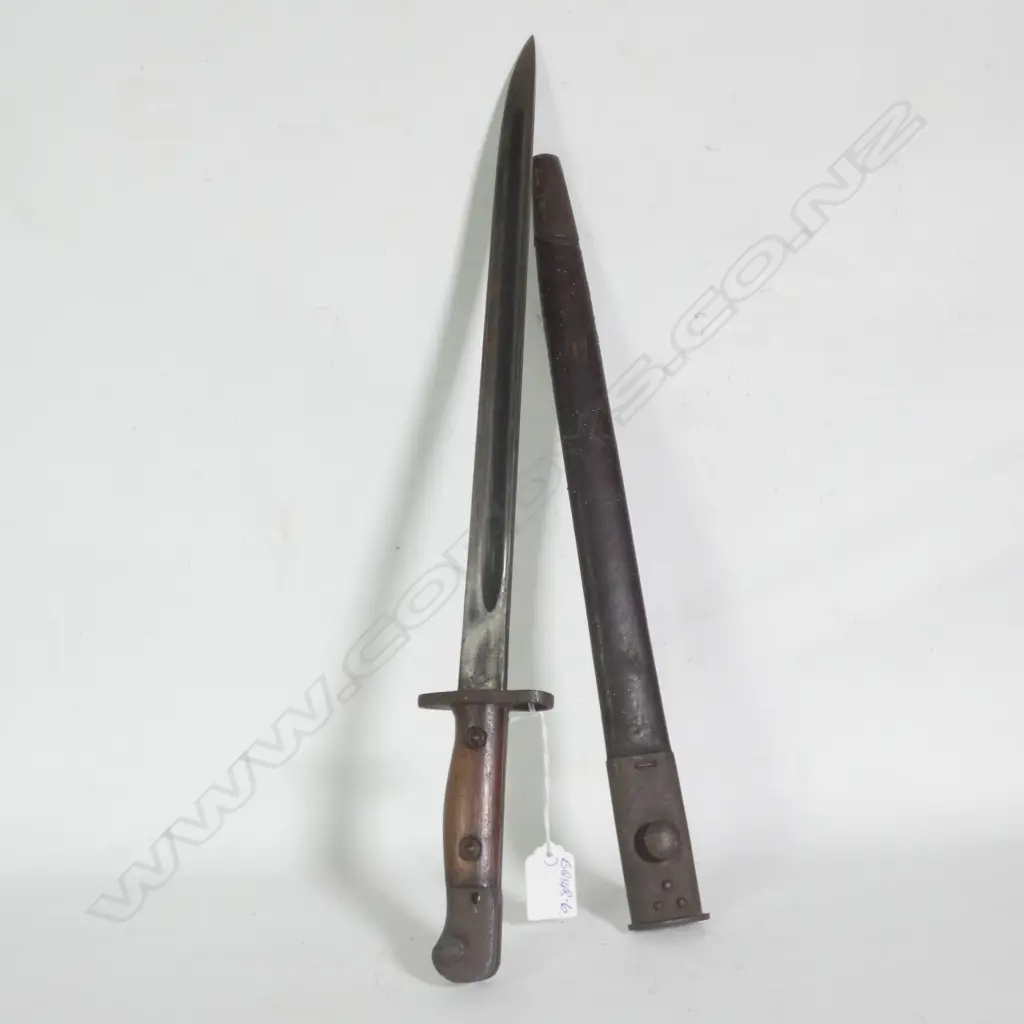 OLD MILITARY BAYONET IN LEATHER SCABBARD Image 1++