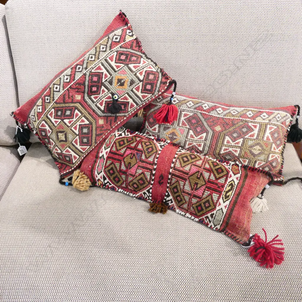 3 KELIM CUSHIONS 420 X 220MM Image 1++