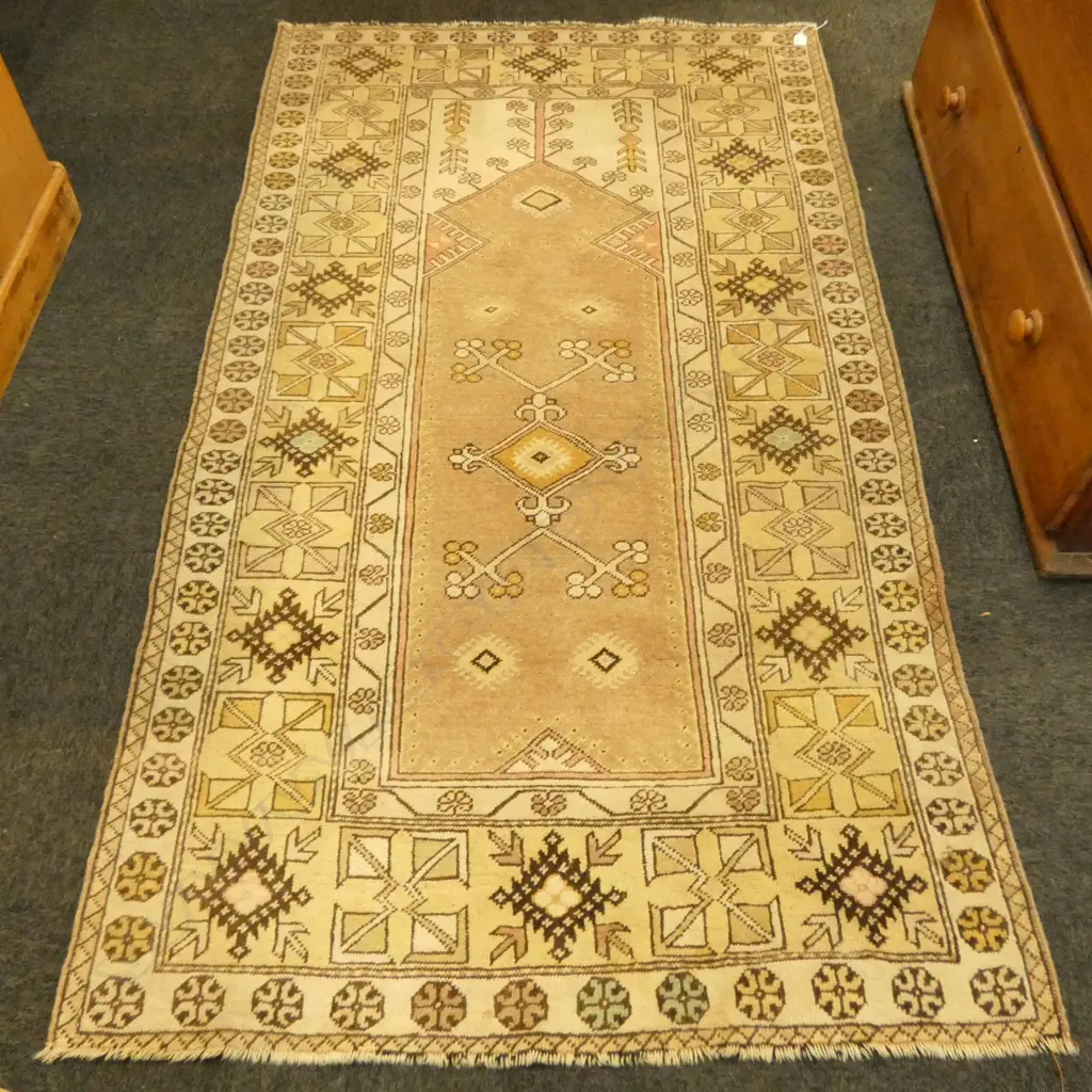 HAND KNOTTED ALL WOOL RUG 1960 X 1200MM FADED Image 1++