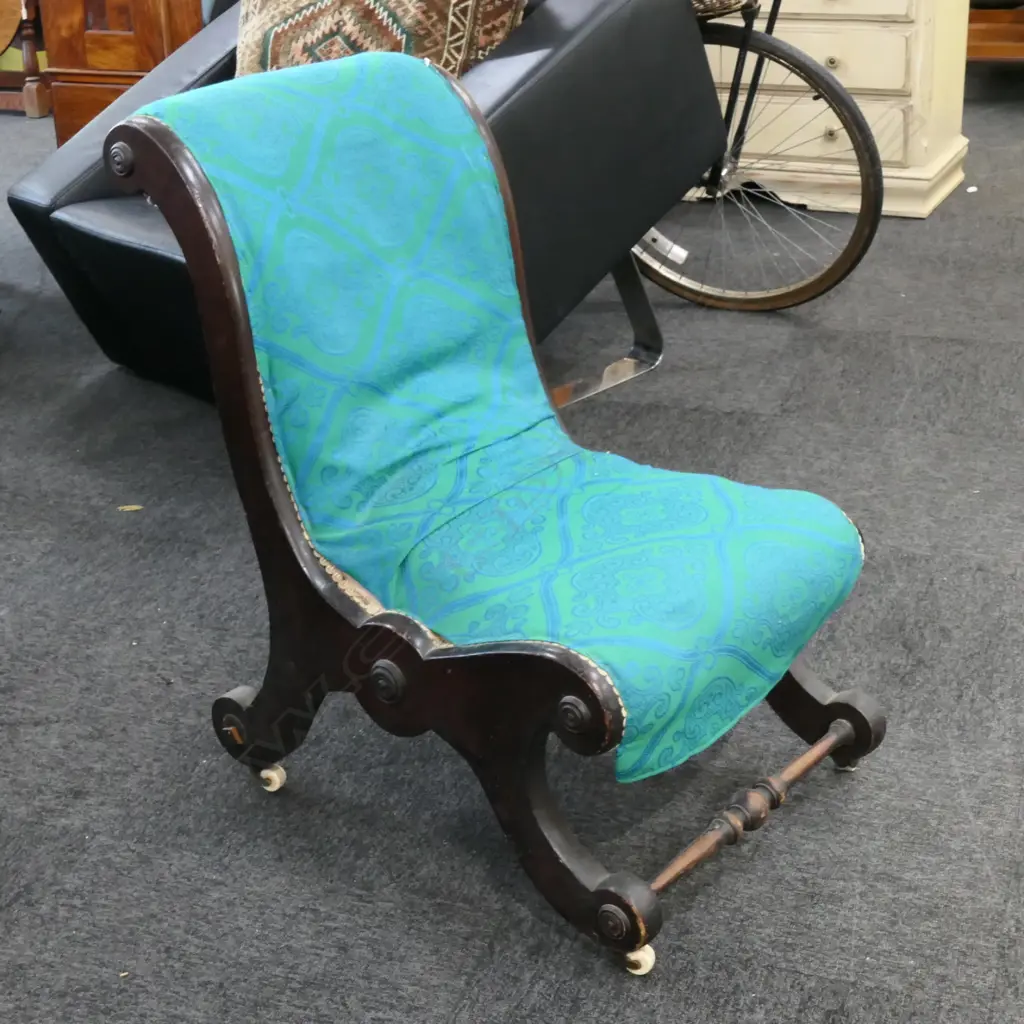 VICTORIAN NURSING CHAIR  Image 1++