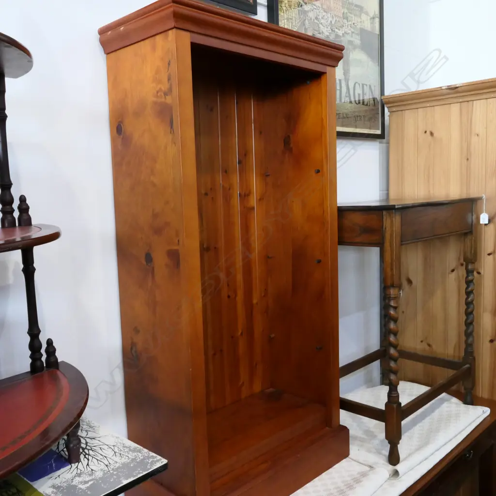 STAINED PINE BOOKCASE ADJ. SHELVES H. 1200MM W. 600MM Image 1++