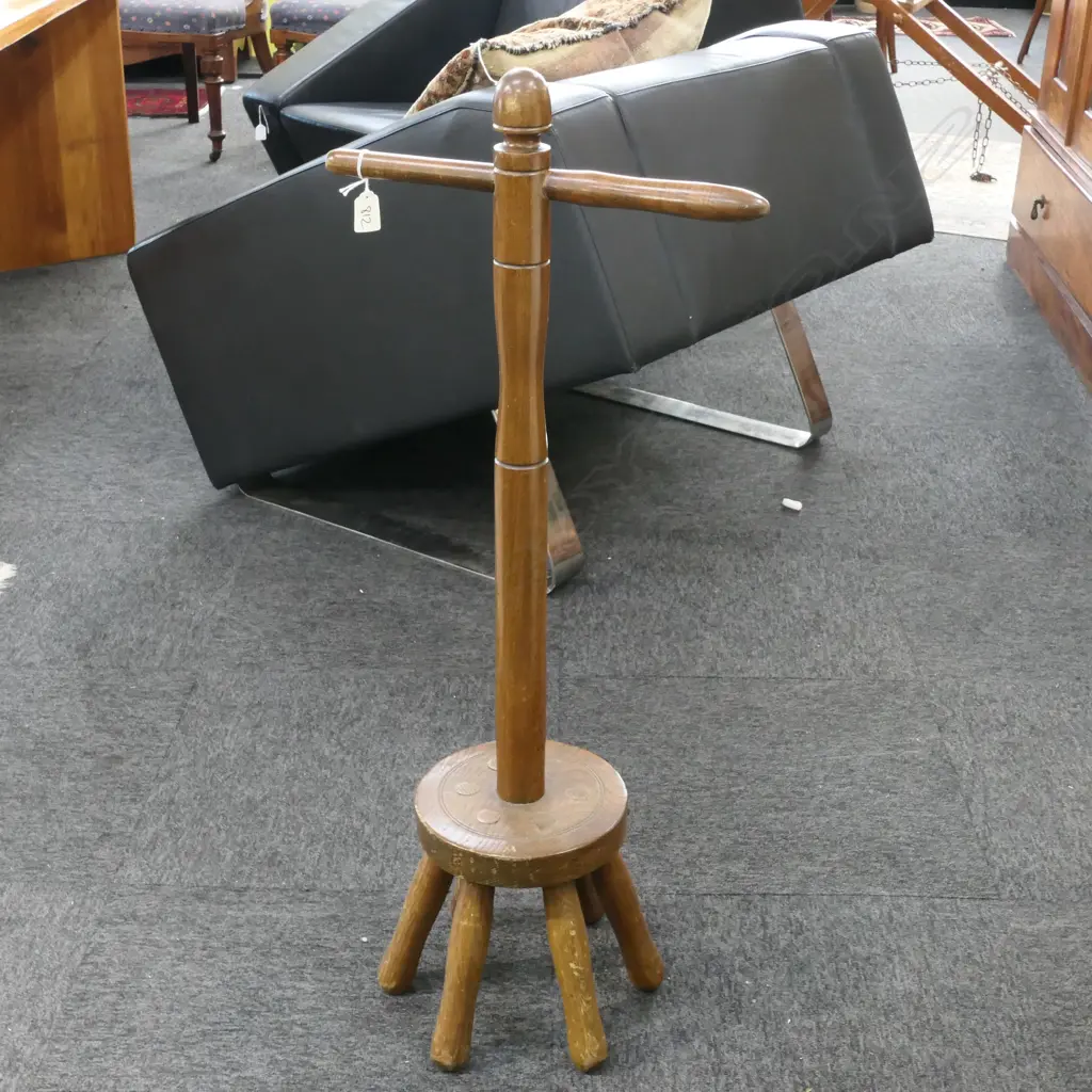 ANTIQUE ENGLISH ELM DOLLY PEG H. 930MM Image 1++
