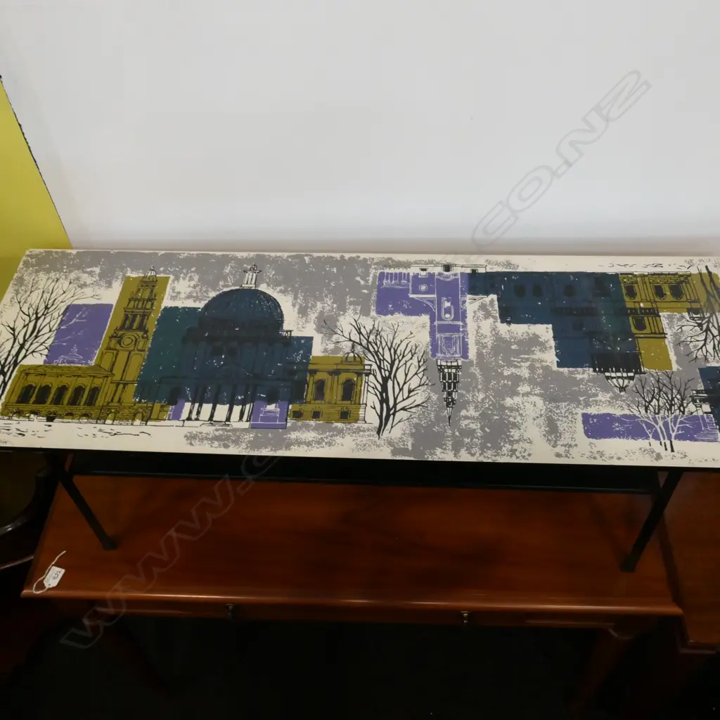ENGLISH MID-CENTURY PICTORIAL COFFEE TABLE L. 1130MM Image 1++