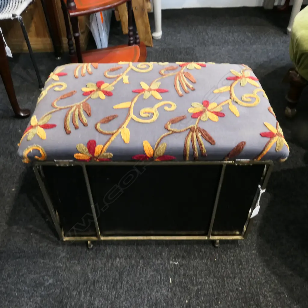 VINTAGE FIRESIDE BOX, PADDED LID. W. 525 X 345MM, H. 375MM Image 1++