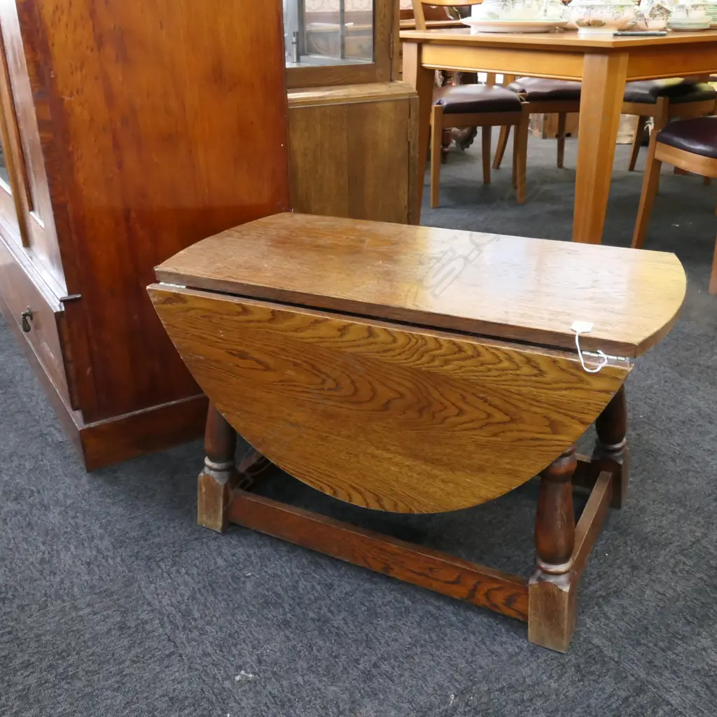 OAK DROPSIDE COFFEE TOP, SWIVEL TOP, W. 1020 X 800MM, H. 480MM Image 1++
