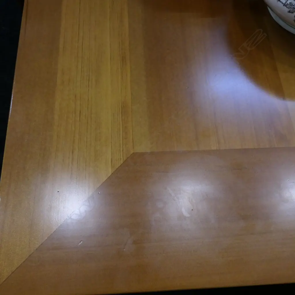 RIMU DINING TABLE AND CHAIRS Image 1++