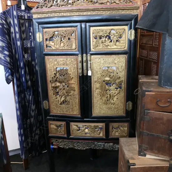BLACK & GOLD ORIENTAL CORNER CABINET H. 1620MM