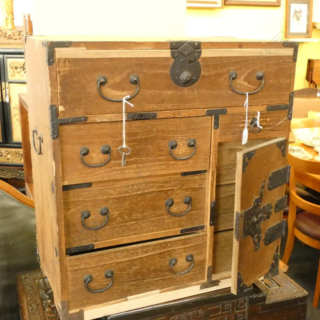 EARLY 20thC JAPANESE SMALL CHEST  H. 580MM Image 1++