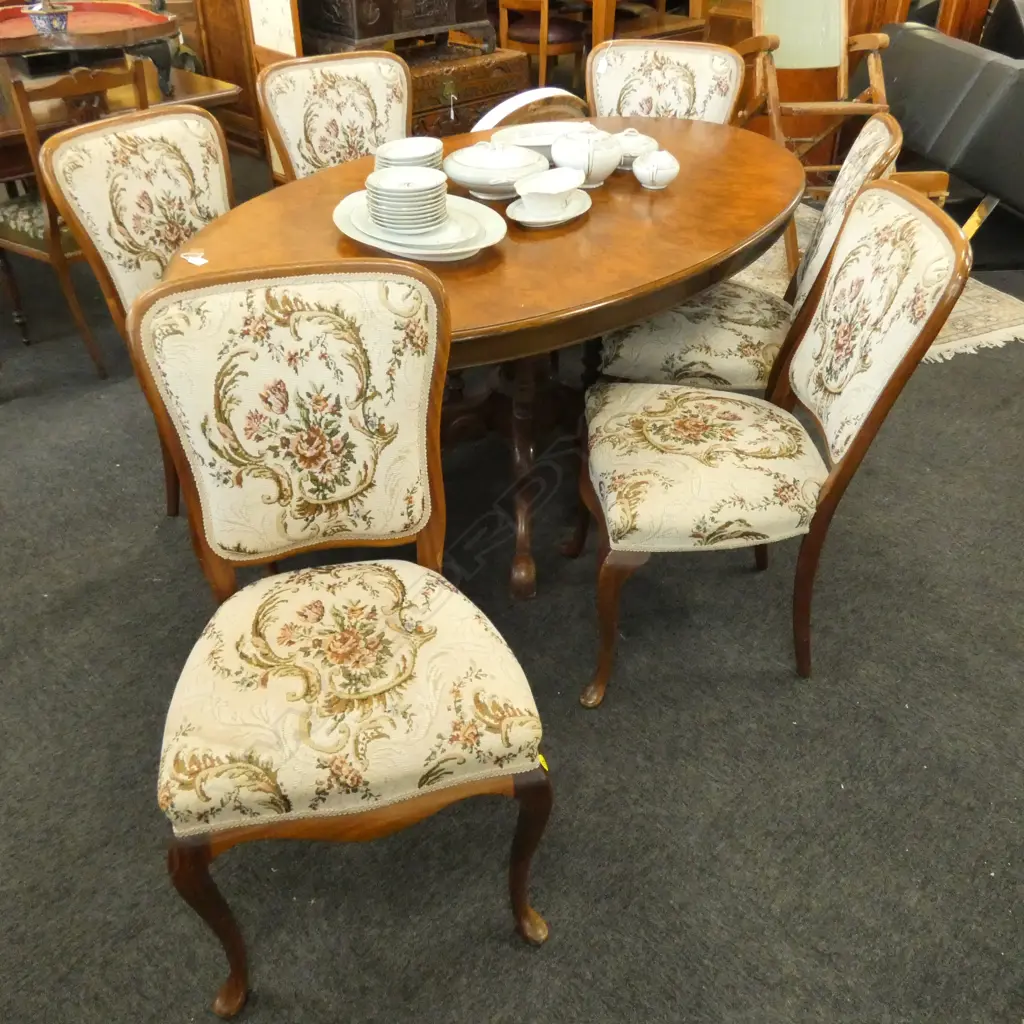 6 UPHOLSTERED DINING CHAIRS  Image 1++
