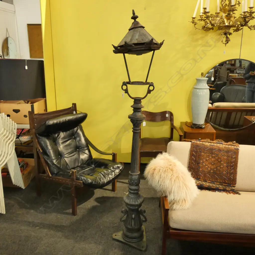 CAST IRON LAMP STANDARD FAULTS Image 1++