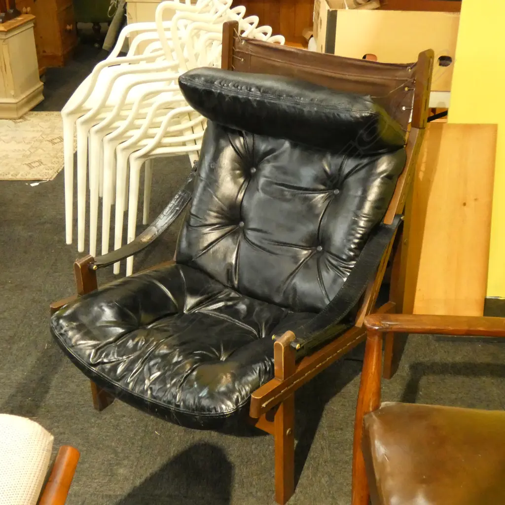 BACKHOUSE LEATHER SAFARI CHAIR  Image 1++