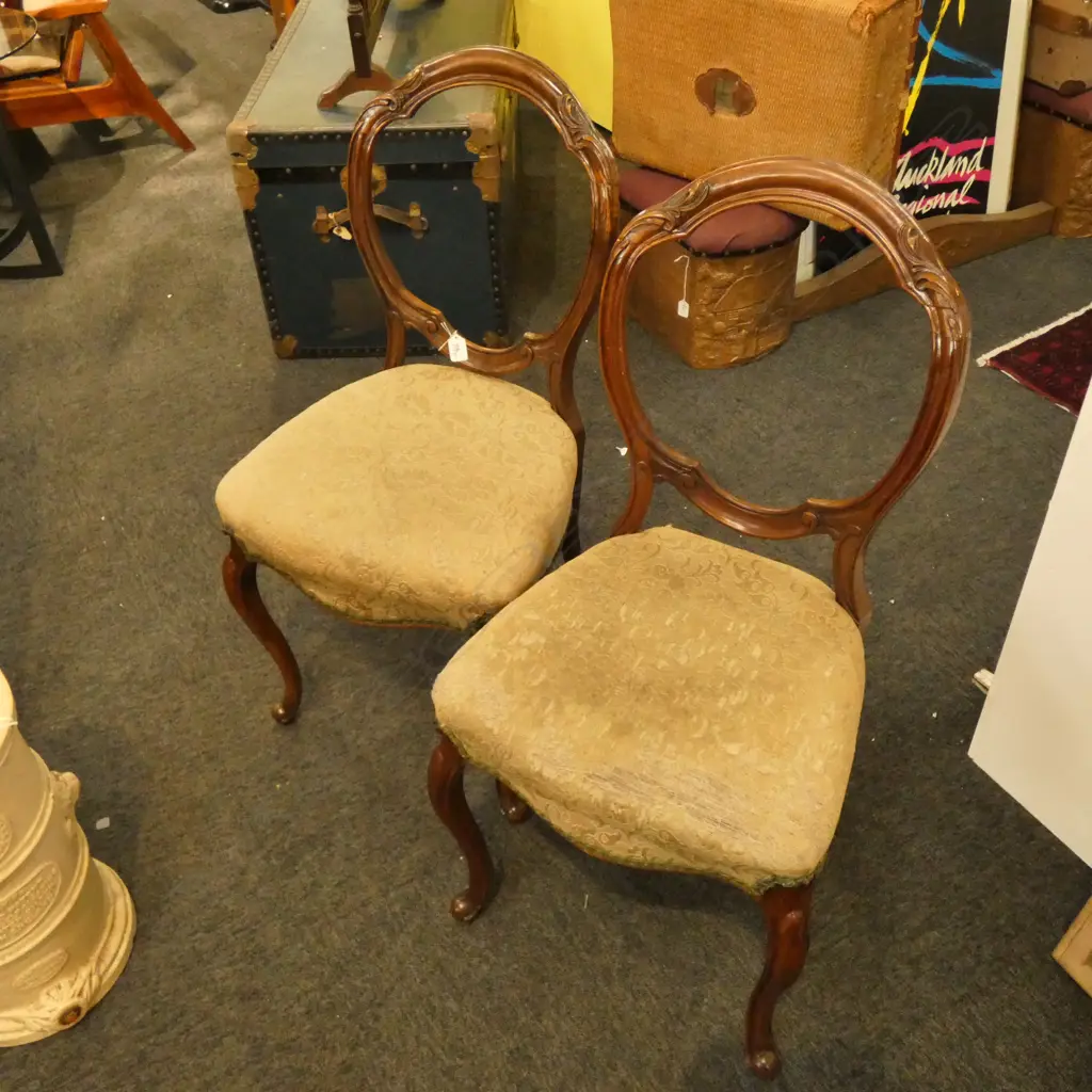 A PAIR OF VICT WALNUT BALLOON BACK CHAIRS Image 1++
