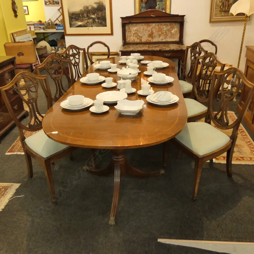 SIX HEPPLEWHITE STYLE DINING CHAIRS (one faulted) Image 1++