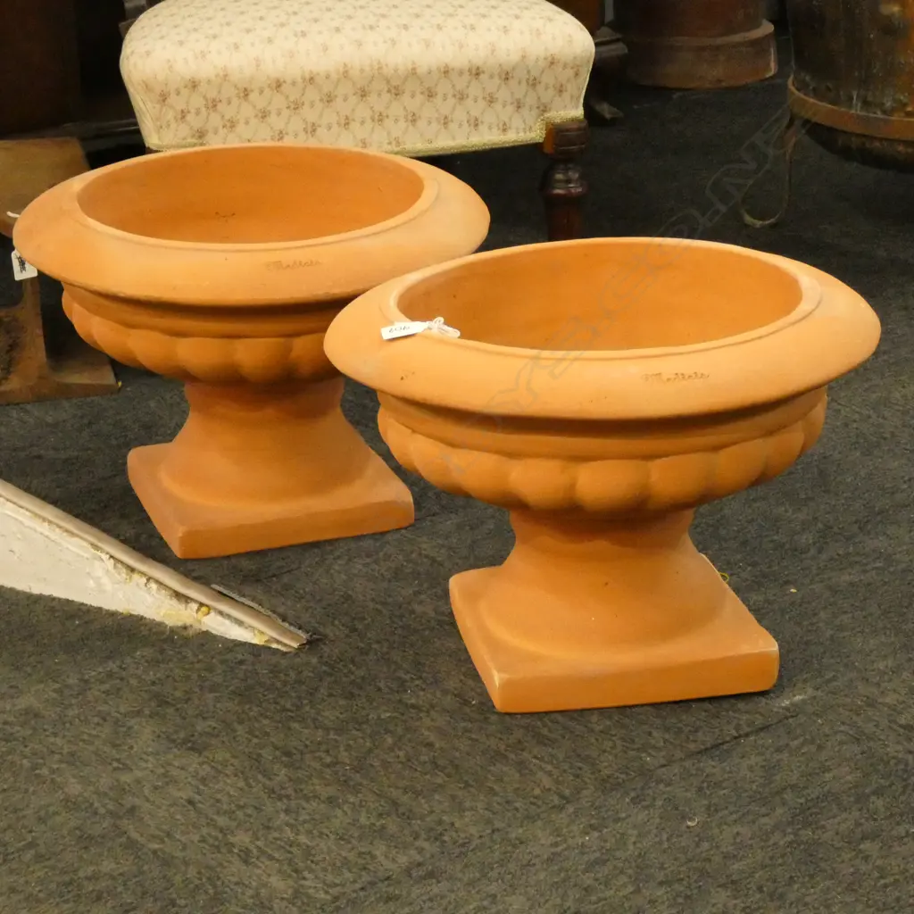 PR CONT. TERRACOTTA PEDESTAL GARDEN URNS Image 1++