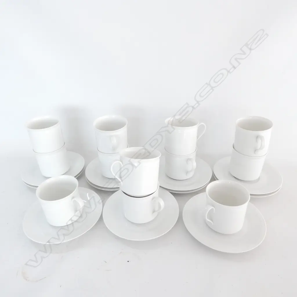 BOX GERMAN VENEZIA WHITE CUPS & SAUCERS, 11 SETS  Image 1++
